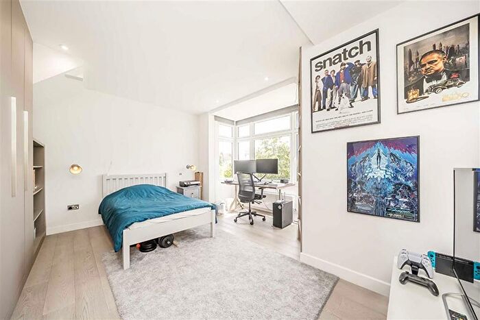 4 Bedroom Property To Rent In Kingston Road, Teddington, TW11