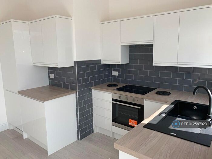 2 Bedroom Maisonette To Rent In Brighton Road, Purley, CR8