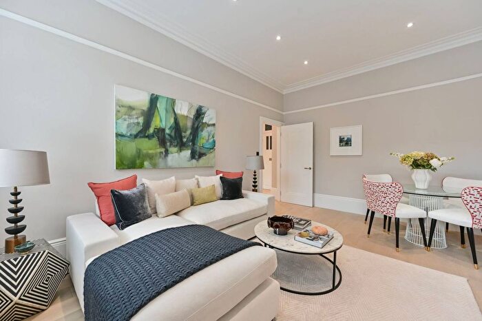 1 Bedroom Flat For Sale In Philbeach Gardens, Earls Court, London, SW5