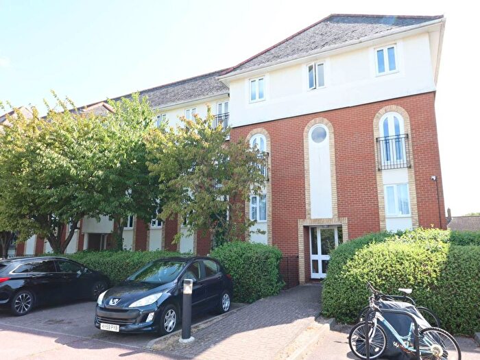 1 Bedroom Flat To Rent In Walsingham Close, Hatfield, Hertfordshire, AL10