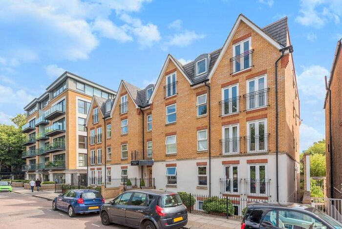 Garage / Parking To Rent In Marlborough Road, Chiswick, London, W4