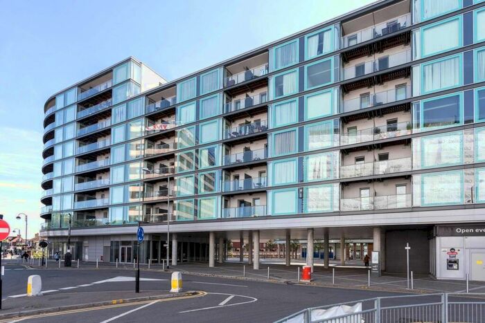 1 Bedroom Flat To Rent In Vantage Building, Station Approach, Hayes, UB3