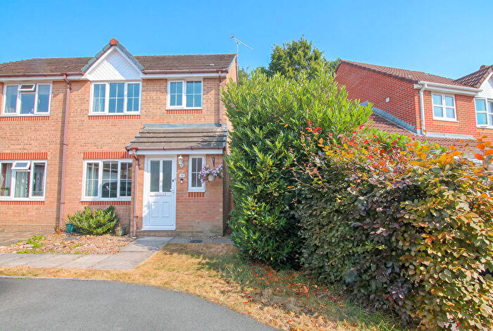 3 Bedroom Semi-Detached House To Rent In Collett Close, Hedge End, SO30