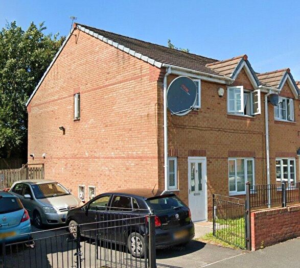 4 Bedroom Semi-Detached House To Rent In Glenville Road, Manchester, Greater Manchester, M8