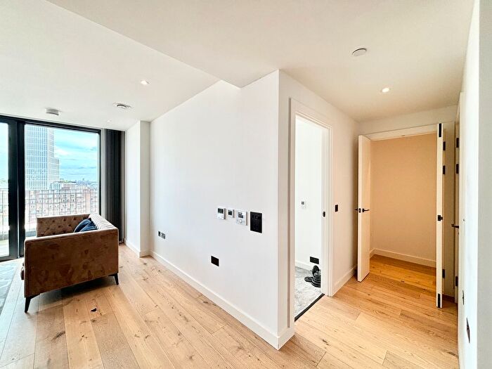 1 Bedroom Flat To Rent In Golden Lane, London, EC1Y