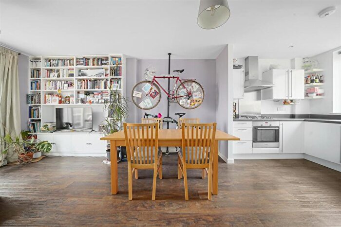 1 Bedroom Flat For Sale In Glengall Road, London, NW6