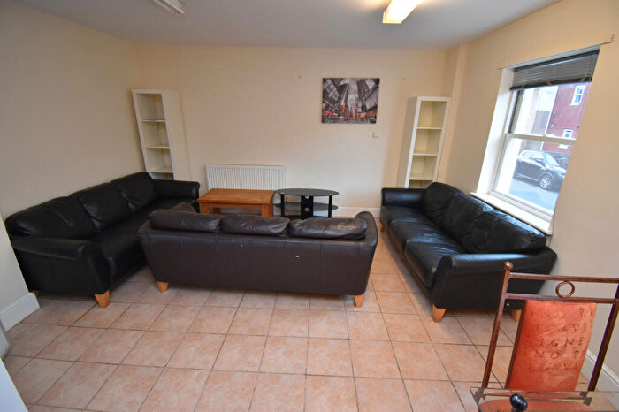 10 Bedroom Flat To Rent In Chapel Cross, Chapel Street, Leamington Spa, Warwickshire, CV31