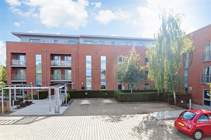 1 Bedroom Flat For Sale In The Brow, Burgess Hill, West Sussex, RH15