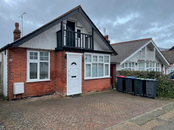 3 Bedroom Bungalow To Rent In Fitzroy Road, Tankerton, Whitstable, CT5