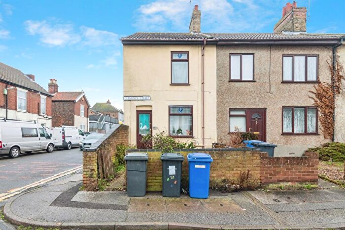 2 Bedroom End Of Terrace House For Sale In Clemence Street, Lowestoft, NR32
