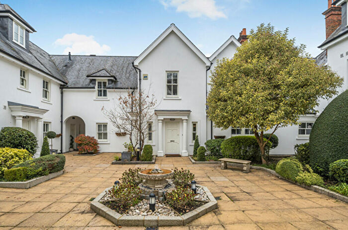 2 Bedroom Apartment For Sale In Heronsbrook, Buckhurst Road, Ascot, SL5