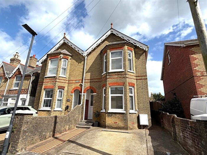 3 Bedroom Semi Detached House For Sale In Adelaide Grove, East Cowes, PO32