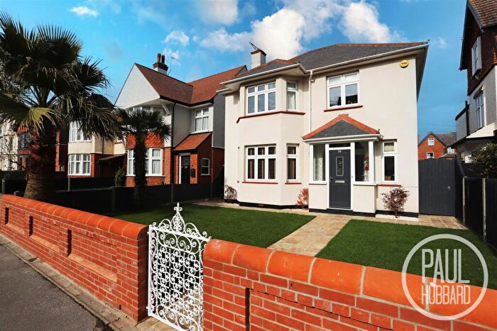 5 Bedroom Detached House For Sale In Kirkley Cliff Road, Pakefield, Suffolk, NR33