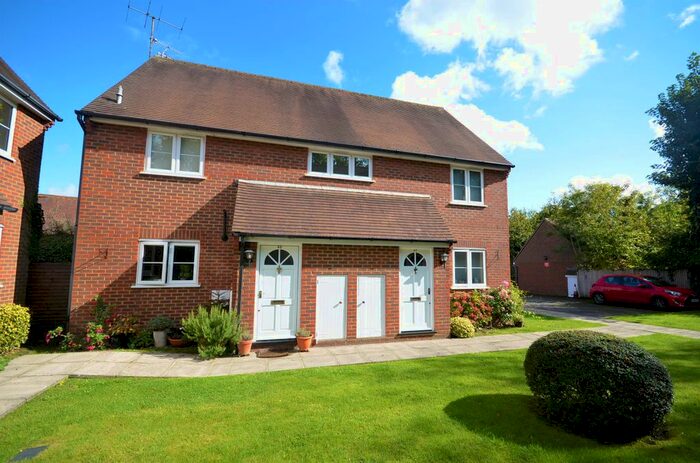 2 Bedroom Flat To Rent In Town End Court, Station Approach, Great Missenden HP16