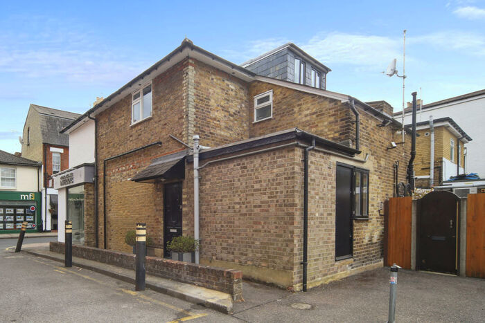 1 Bedroom Apartment To Rent In Baker Street, Weybridge, KT13