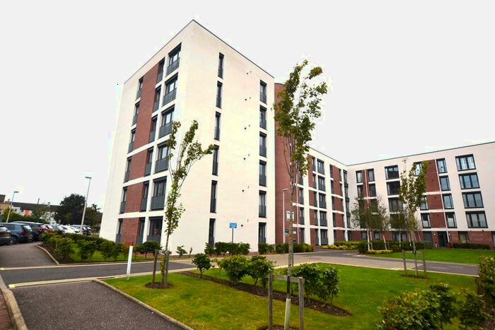 2 Bedroom Flat To Rent In Arneil Place, Edinburgh, EH5