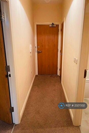 1 Bedroom Flat To Rent In Peel Mills, Morley, Leeds, LS27