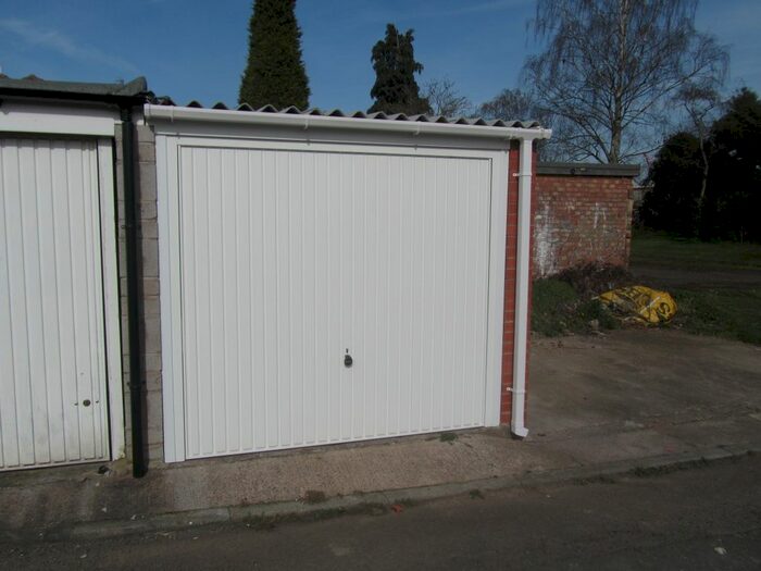Garage / Parking To Rent In Devoran Close, Exhall, Coventry, CV7