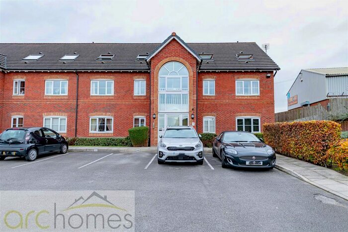 2 Bedroom Flat To Rent In Gadfield Court, Atherton, Manchester, M46