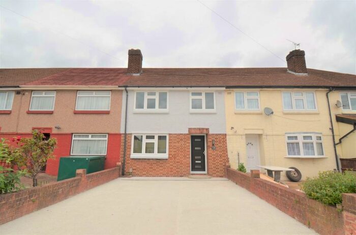 3 Bedroom Terraced House To Rent In St. Andrews Avenue, Hornchurch, RM12