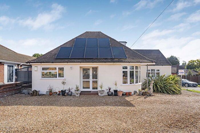 4 Bedroom Detached Bungalow For Sale In Shenley Road, Milton Keynes, MK3