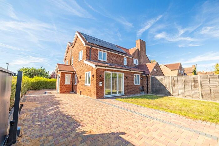 3 Bedroom End Terrace House For Sale In Bayley Crescent, Burnham, SL1
