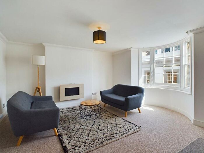 3 Bedroom Maisonette To Rent In Middle Street, Brighton, BN1