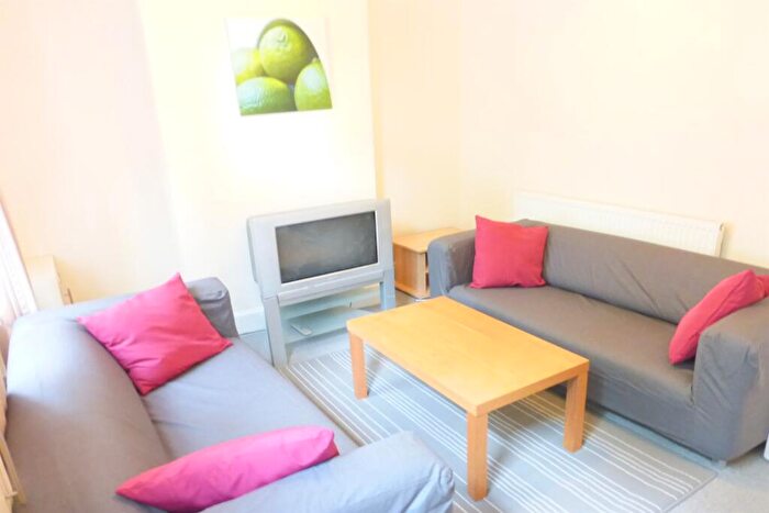 2 Bedroom Terraced House To Rent In Hawthorne Grove, Beeston, NG9