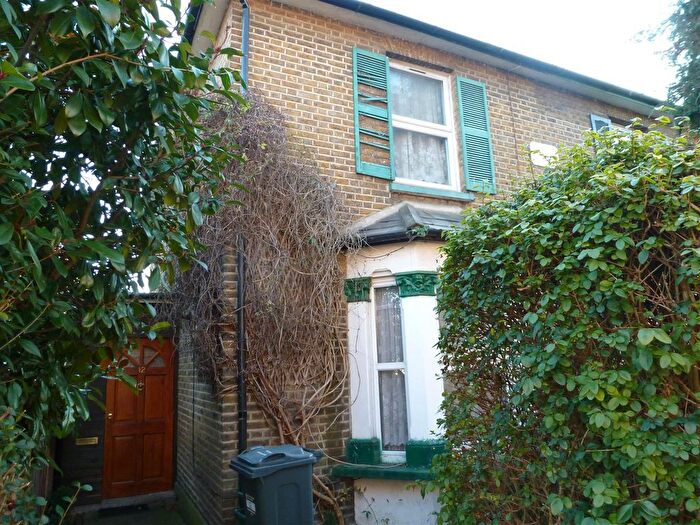 2 Bedroom Semi Detached House To Rent In Hounslow, Middlesex, TW3
