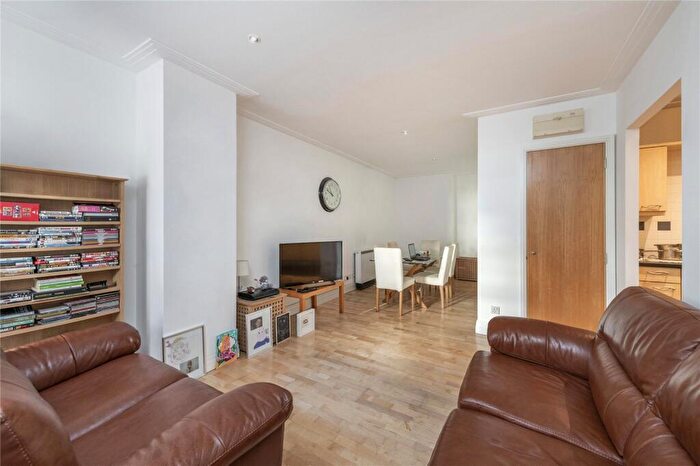 1 Bedroom Flat For Sale In Drayton Park, Highbury, N5