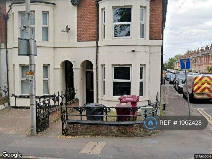 6 Bedroom End Of Terrace House To Rent In Basingstoke Road, Reading, RG2