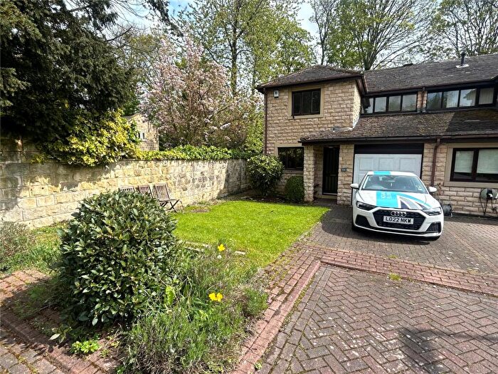 3 Bedroom Semi-Detached House To Rent In Hollin Mews, Weetwood, Leeds, LS16