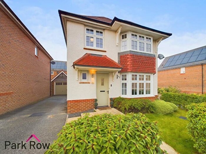 4 Bedroom Detached House For Sale In Bramley Park Avenue, Sherburn In Elmet, Leeds, LS25