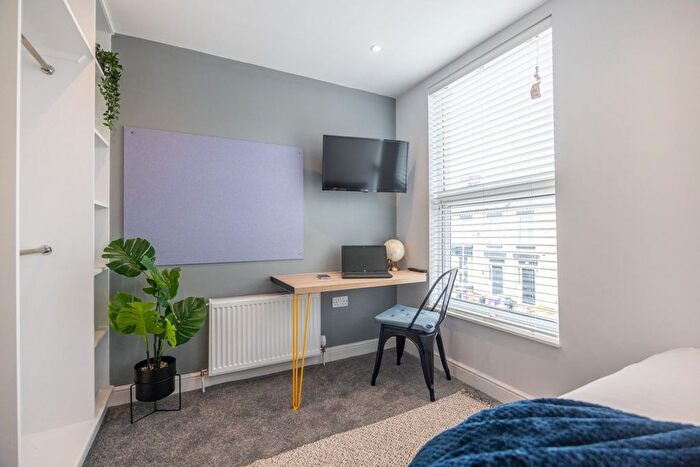 7 Bedroom Terraced House To Rent In Gresford Avenue, Liverpool, L17