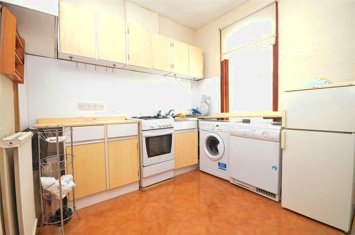 2 Bedroom Flat To Rent In Natal Road, Bounds Green, London, N11