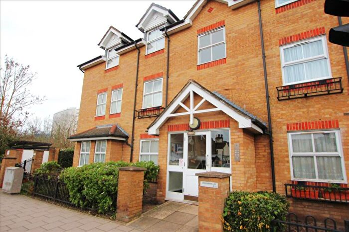 1 Bedroom Flat To Rent In Genotin Road, Enfield, Middlesex, EN1