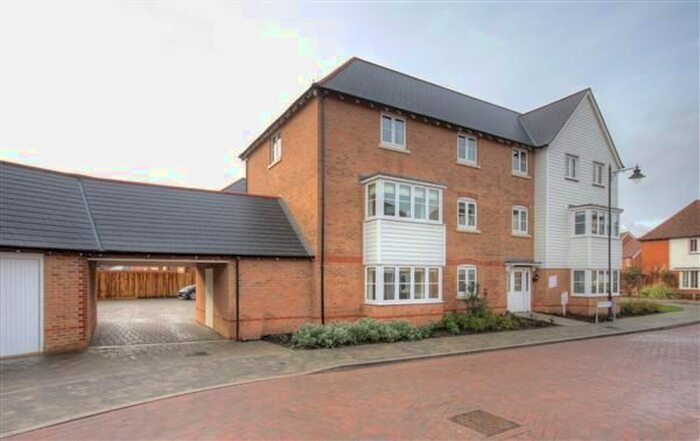 2 Bedroom Flat To Rent In Sandow Place, ME19