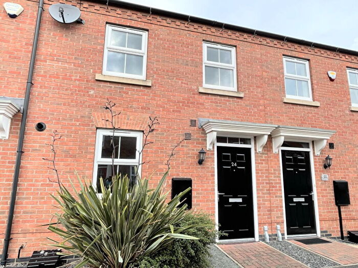 3 Bedroom Town House To Rent In Suffolk Way, Castle Gresley, Swadlincote, DE11