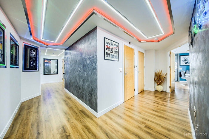 2 Bedroom Penthouse To Rent In Centenary Plaza, Holliday Street, Birmingham, B1