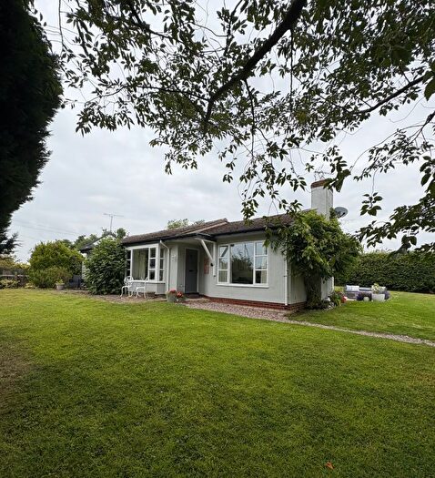 3 Bedroom Detached House To Rent In Puddington Village, Neston, CH64