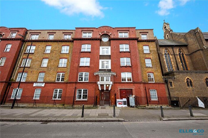 1 Bedroom Apartment To Rent In Evesham House, Old Ford Road, London, E2