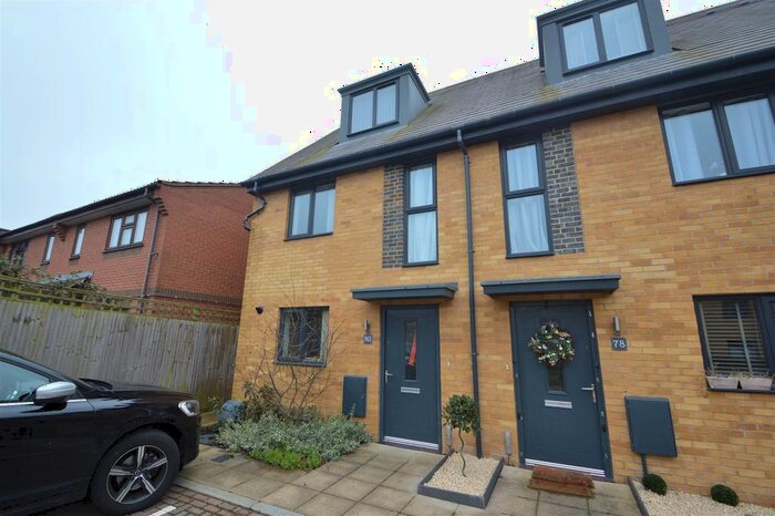3 Bedroom End Of Terrace House To Rent In Tala Close, Surbiton, KT6