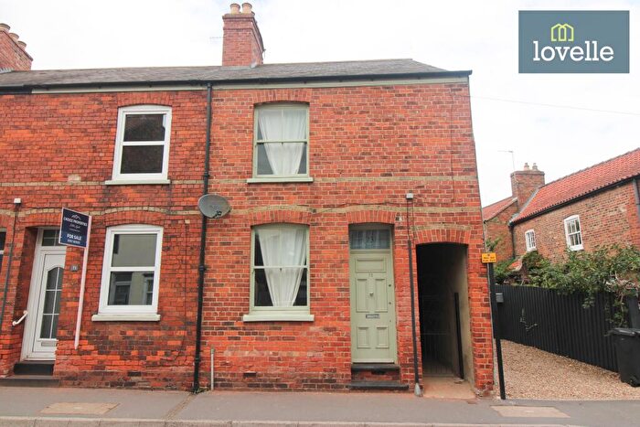 3 Bedroom End Of Terrace House For Sale In Queen Street, Louth, LN11