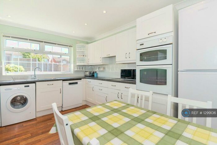 6 Bedroom Semi-Detached House To Rent In Magnolia Drive, Colchester, CO4