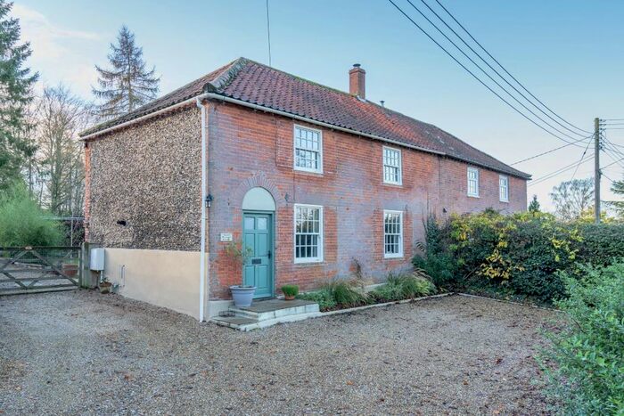4 Bedroom Semi-Detached House For Sale In Church Hill, Walpole, Halesworth, IP19