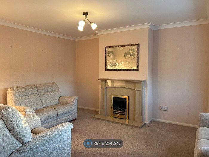 2 Bedroom Flat To Rent In Wedmore Avenue, Ilford, IG5