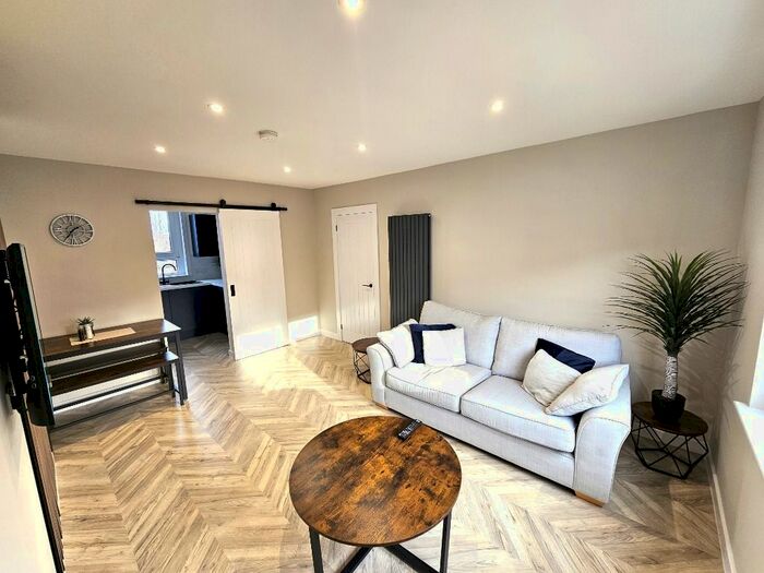 2 Bedroom Flat To Rent In Hilton Drive, Hilton, Aberdeen, AB24