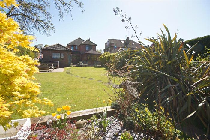 4 Bedroom Detached House For Sale In Lynwood Avenue, Anlaby, Hull, HU10