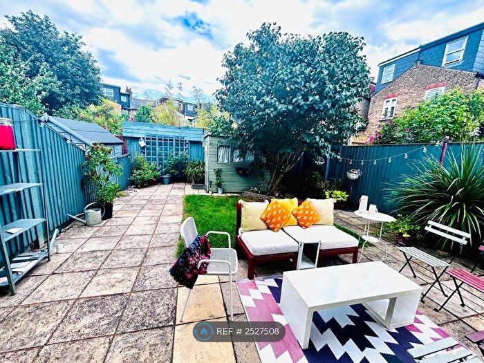 2 Bedroom End Of Terrace House To Rent In Keepers Mews, Teddington, TW11