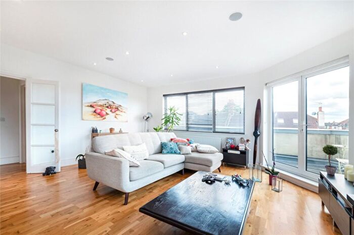 2 Bedroom Penthouse To Rent In Lavender Hill, London, SW11